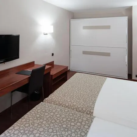 Catalonia Park Putxet 4* ברצלונה